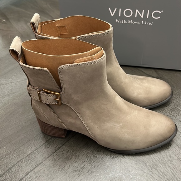 VIONIC SIENNA WATERPROOF ANKLE BOOT (WOMEN) - STONE NUBUCK - Picture 4 of 9